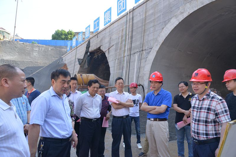 郴州市人大秘书长朱付山检查指导公司人民东路延伸段第一标段项目建设